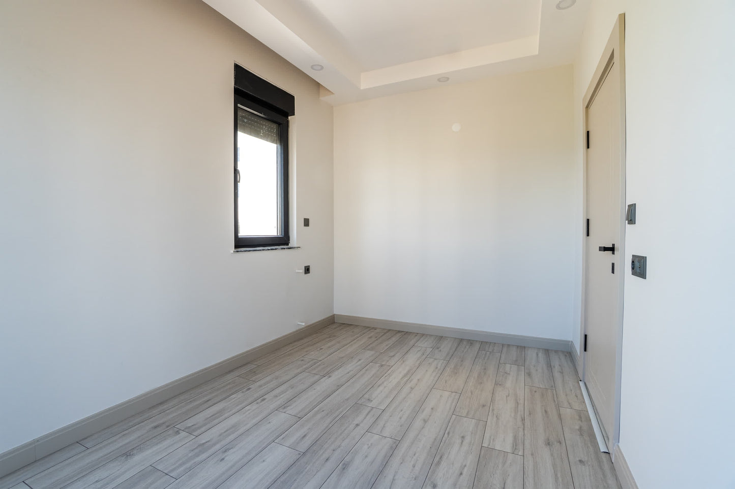 ANTALYA DÖŞEMEALTI YENİKÖY'DE SATILIK 1+1 DAİRE