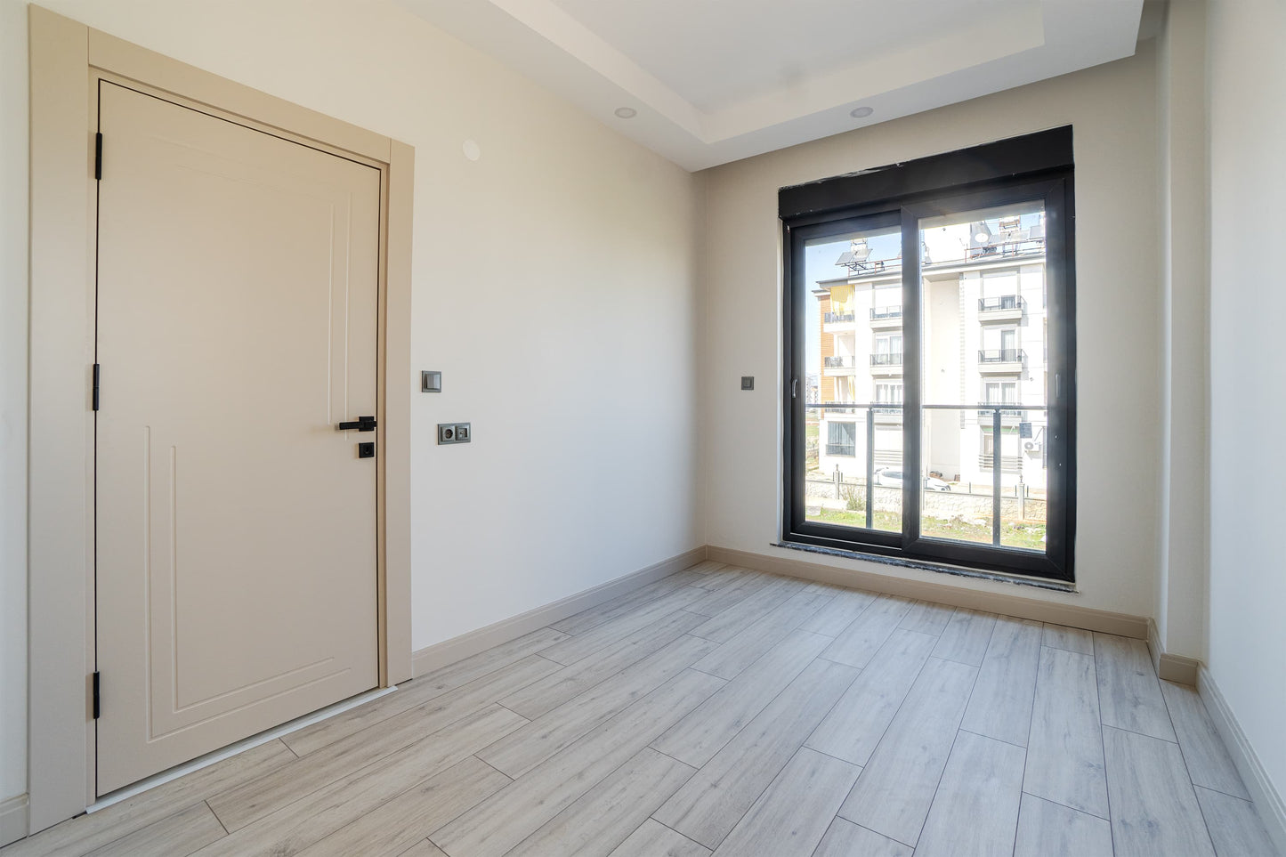 ANTALYA DÖŞEMEALTI YENİKÖY'DE SATILIK 1+1 DAİRE