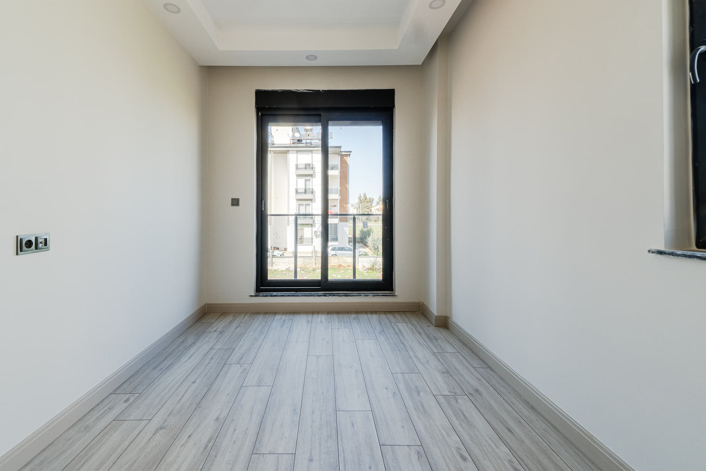 ANTALYA DÖŞEMEALTI YENİKÖY'DE SATILIK 1+1 DAİRE