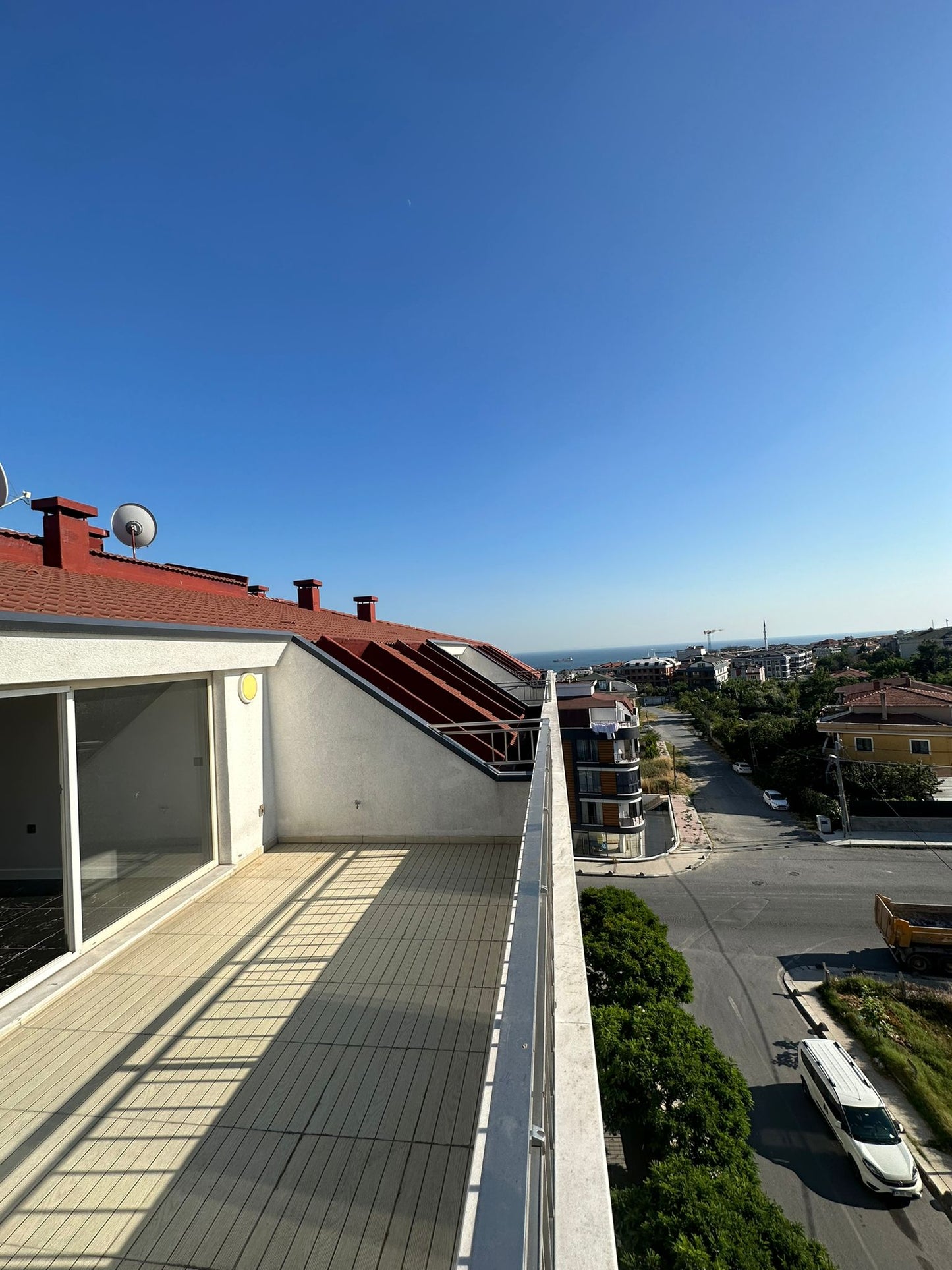 BEYLİKDÜZÜ YASEMİN EVLERİNDE SATILIK DUBLEKS DAİRE