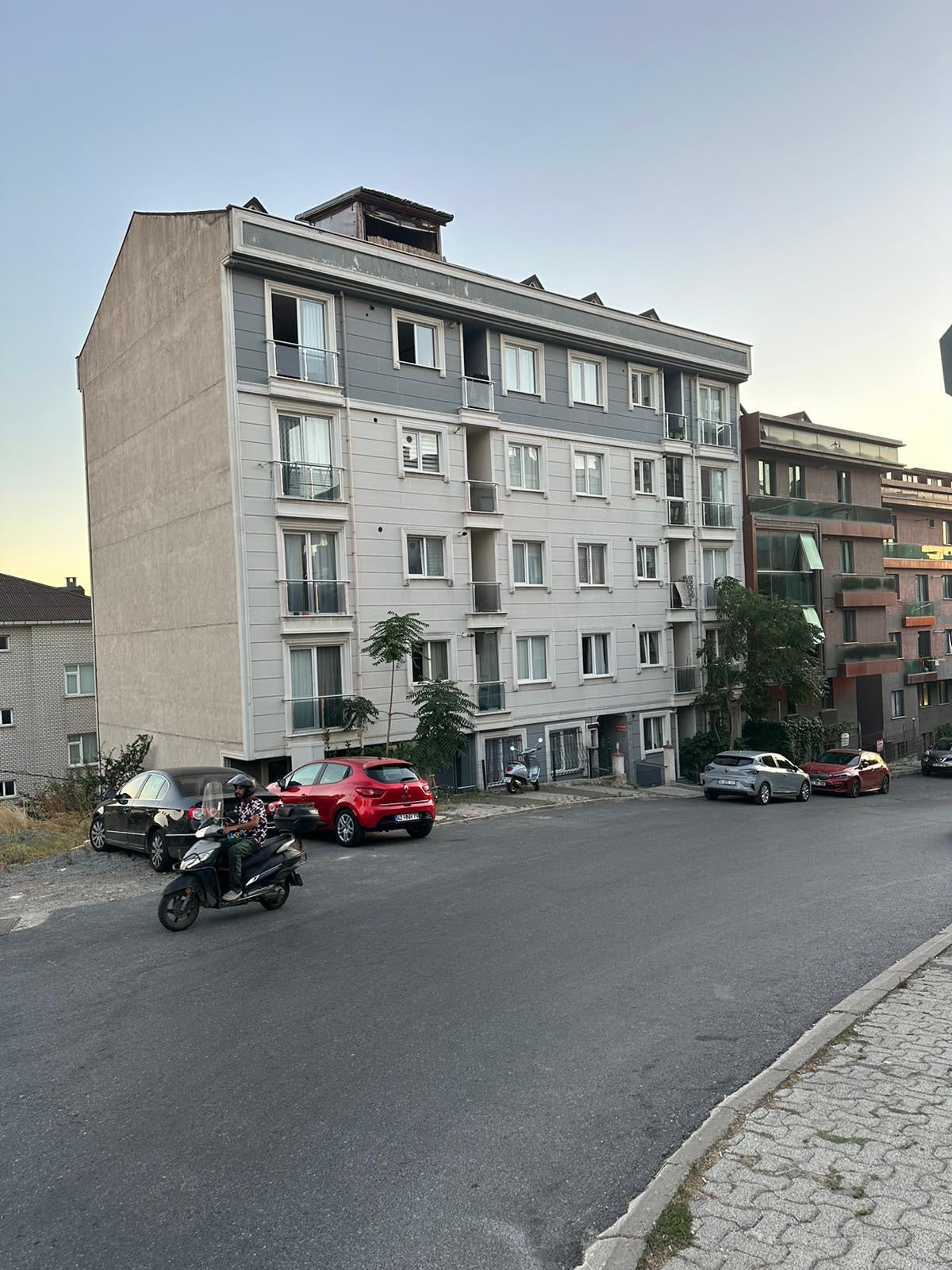 İSTANBUL ATAŞEHİR'DE SATILIK DAİRE