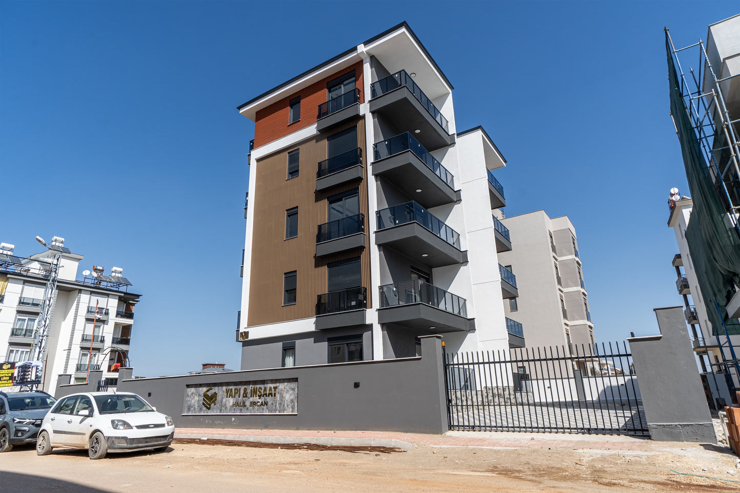 ANTALYA DÖŞEMEALTI YENİKÖY'DE SATILIK 1+1 DAİRE