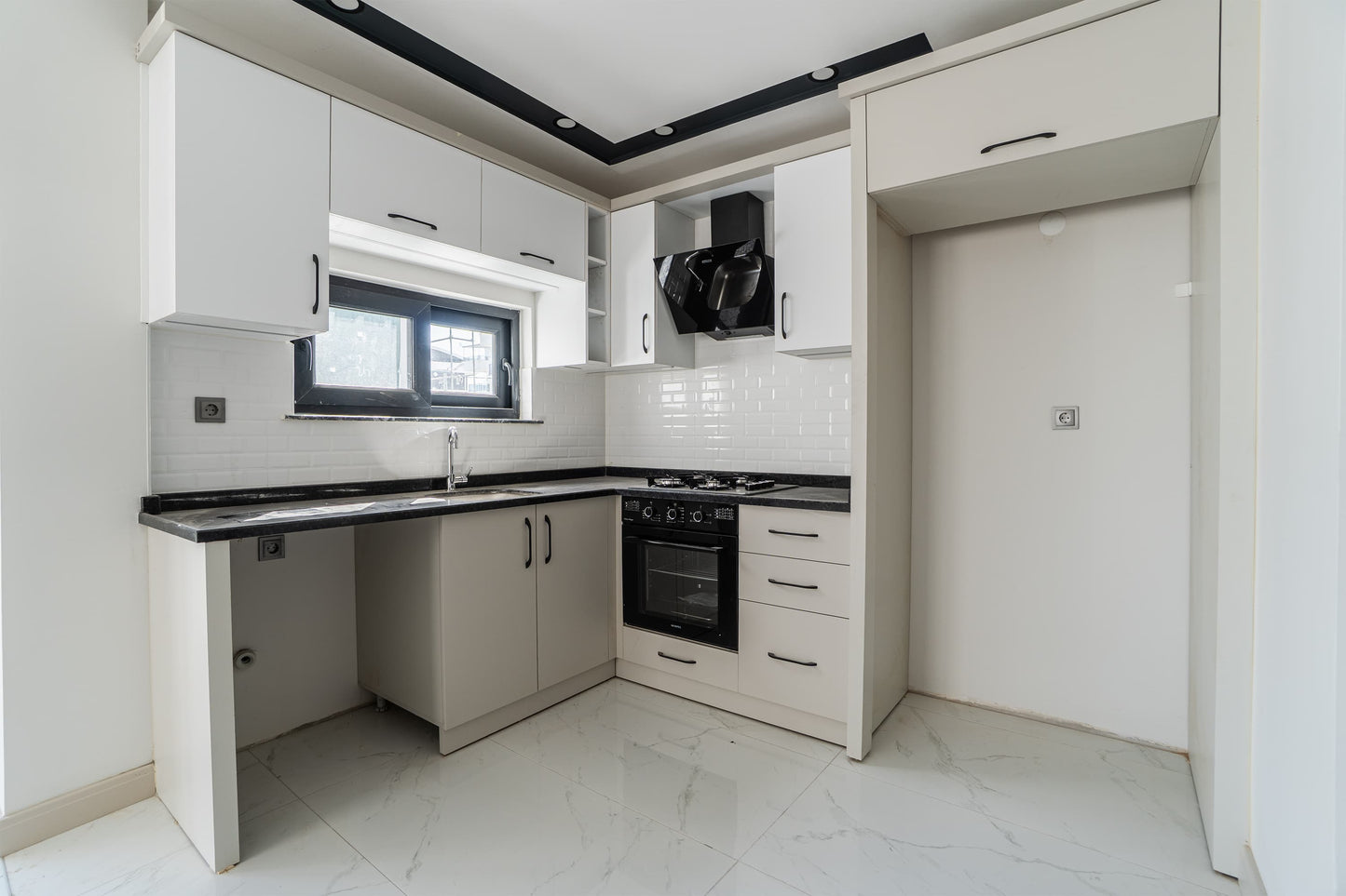 ANTALYA DÖŞEMEALTI YENİKÖY'DE SATILIK 1+1 DAİRE