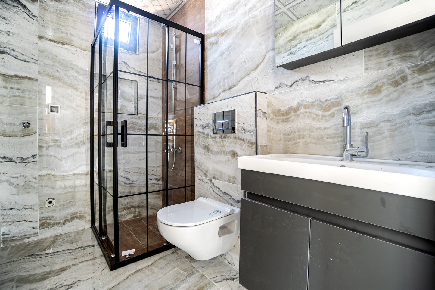 ANTALYA DÖŞEMEALTI YENİKÖY'DE SATILIK 1+1 DAİRE