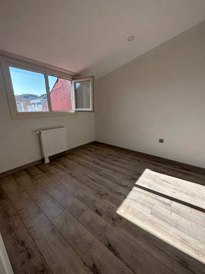 BEYLİKDÜZÜ YASEMİN EVLERİNDE SATILIK DUBLEKS DAİRE