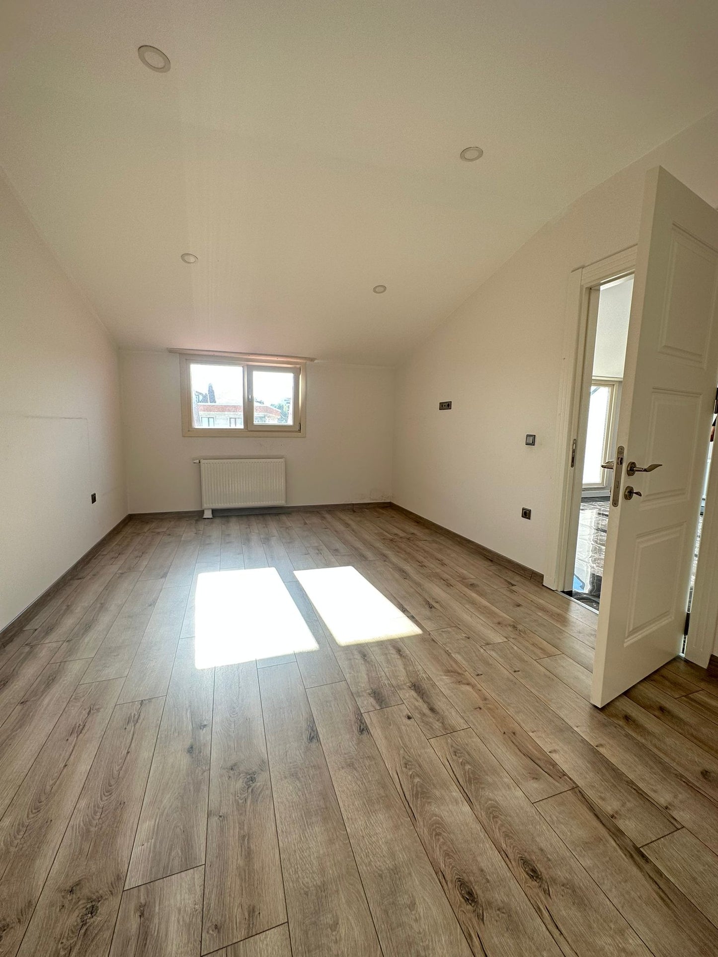BEYLİKDÜZÜ YASEMİN EVLERİNDE SATILIK DUBLEKS DAİRE