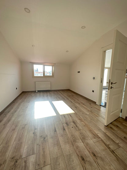 BEYLİKDÜZÜ YASEMİN EVLERİNDE SATILIK DUBLEKS DAİRE