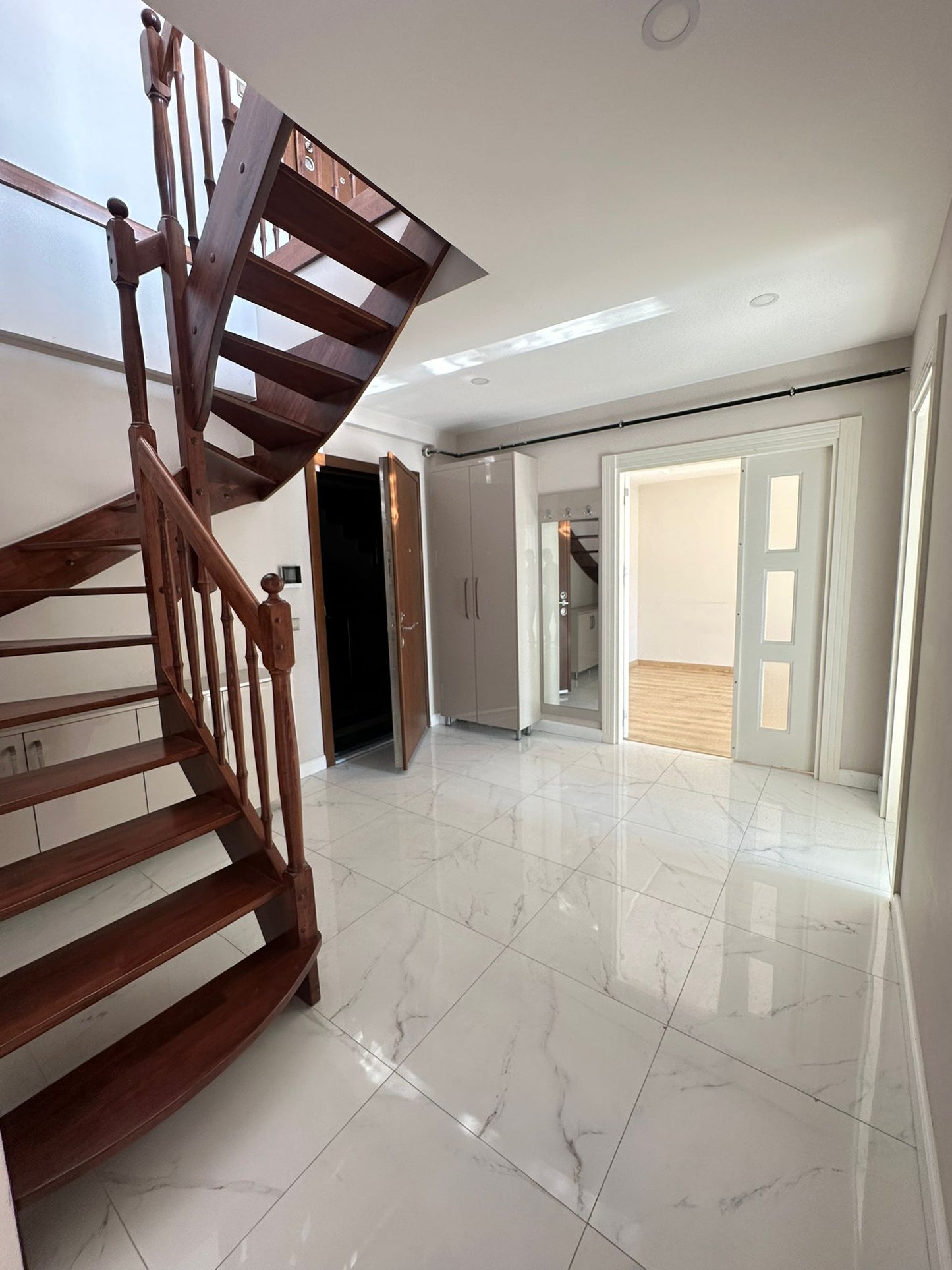 BEYLİKDÜZÜ YASEMİN EVLERİNDE SATILIK DUBLEKS DAİRE