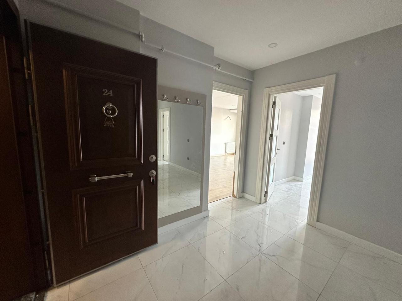 BEYLİKDÜZÜ YASEMİN EVLERİNDE SATILIK DUBLEKS DAİRE