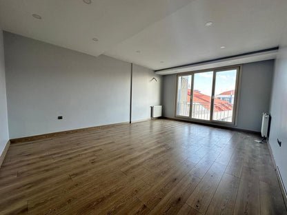 BEYLİKDÜZÜ YASEMİN EVLERİNDE SATILIK DUBLEKS DAİRE