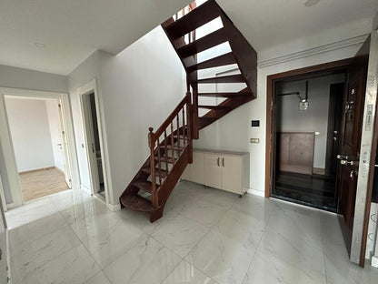 BEYLİKDÜZÜ YASEMİN EVLERİNDE SATILIK DUBLEKS DAİRE