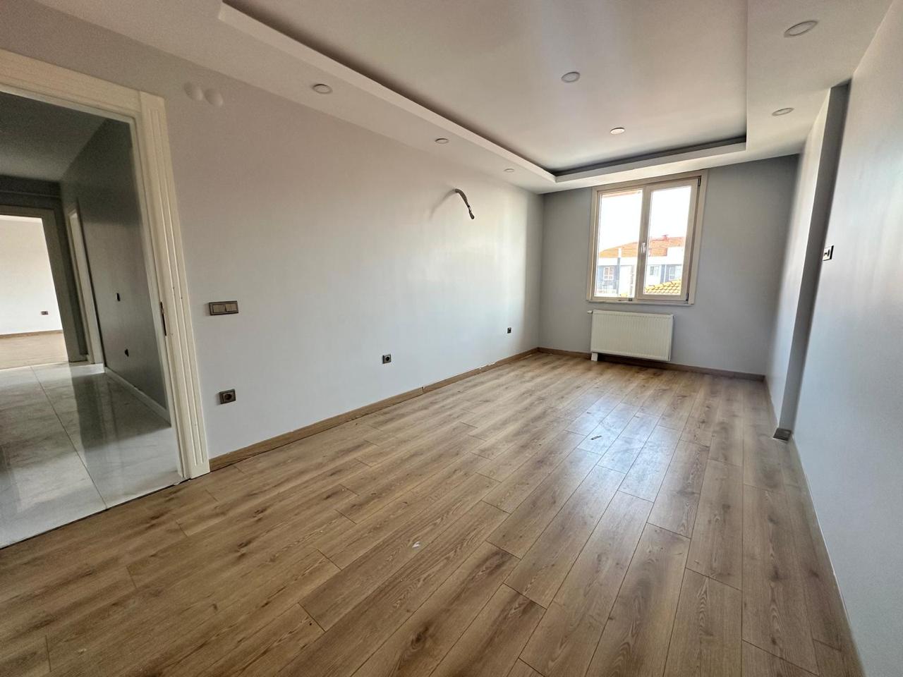BEYLİKDÜZÜ YASEMİN EVLERİNDE SATILIK DUBLEKS DAİRE