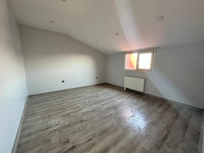 BEYLİKDÜZÜ YASEMİN EVLERİNDE SATILIK DUBLEKS DAİRE