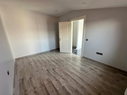 BEYLİKDÜZÜ YASEMİN EVLERİNDE SATILIK DUBLEKS DAİRE