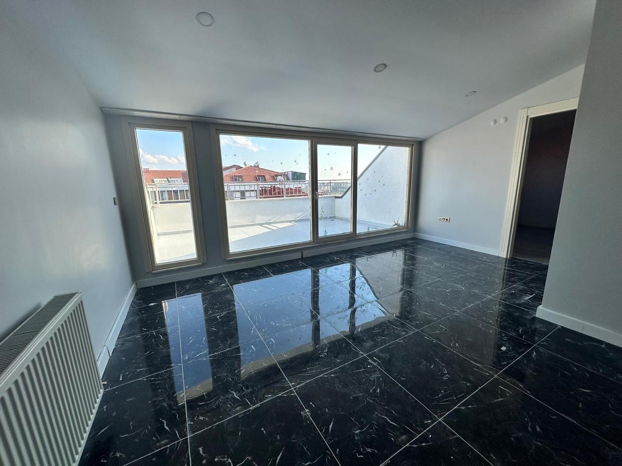 BEYLİKDÜZÜ YASEMİN EVLERİNDE SATILIK DUBLEKS DAİRE
