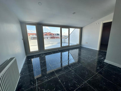 BEYLİKDÜZÜ YASEMİN EVLERİNDE SATILIK DUBLEKS DAİRE