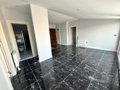 BEYLİKDÜZÜ YASEMİN EVLERİNDE SATILIK DUBLEKS DAİRE