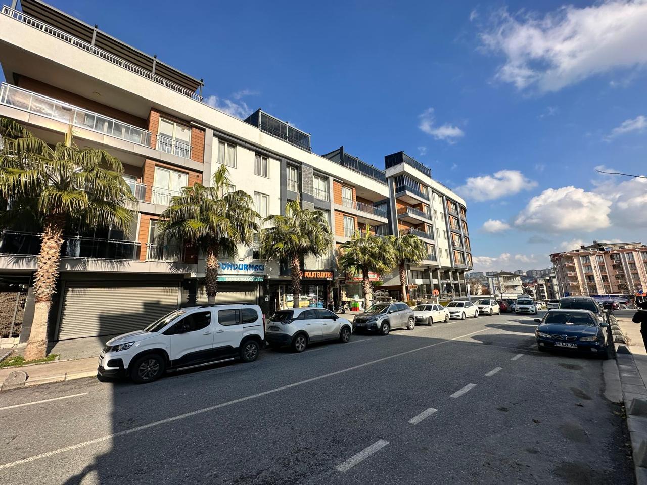 BEYLİKDÜZÜ YASEMİN EVLERİNDE SATILIK DUBLEKS DAİRE